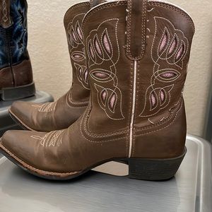 Girls ARIAT boots
